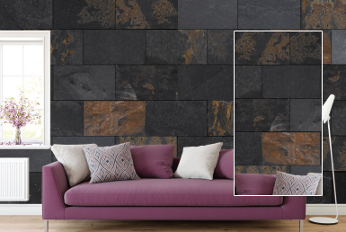 sala en tendencia con piedra natural en pared sofá violeta cojines blancos