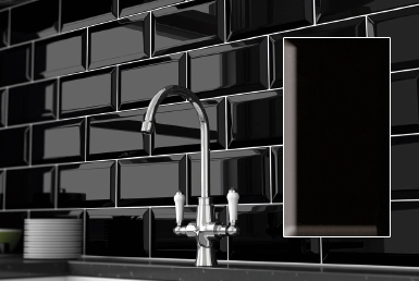 kinara-importación-distribución-ventas-revestimientos-de-construcción-10x120cm-NEGRO baño pared con mosaico tono oscuro brillante grifería cromada