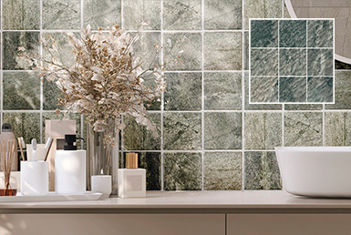 Cerámica verde en pared de baño 10x10cm