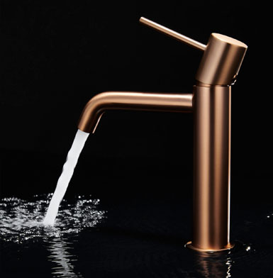 griferia-MONZA-ORO-ROSA-CEPILLADO Grifería monomando bajo rosa dorada, no manivela rosa perfecta para baño y fondo negro