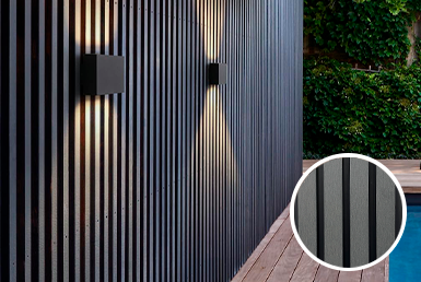 HARMONI-CENIZO-PANEL-RANURADO-WPC Panel ranurado exterior wpc color negro elegante con focos e iluminación