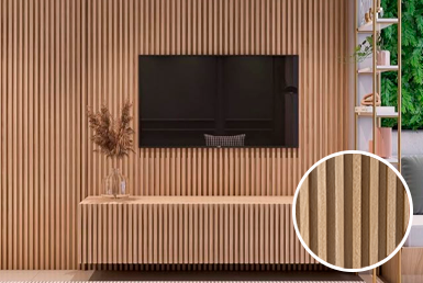 Look-guayacan-paneles-ranurados-wpc Paneles ranurados beige en pared con televisor