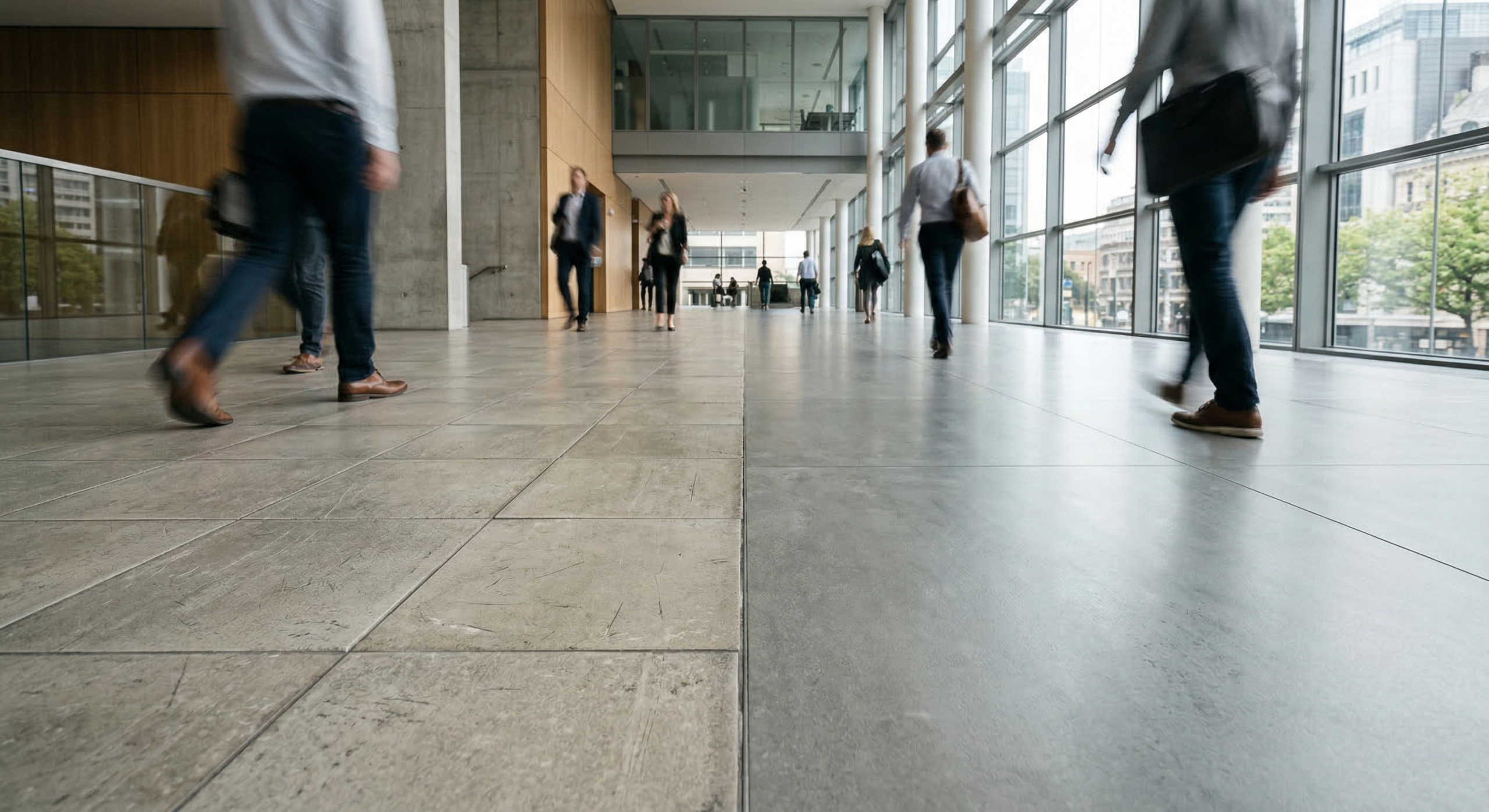 Trafico-Porcelanato comparación cerámica vs porcelanato en pisos interiores